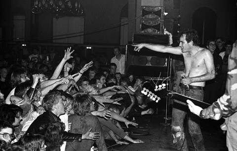 Dead Kennedys.